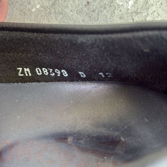 Ferragamo driving shoes - Picture 7 of 11